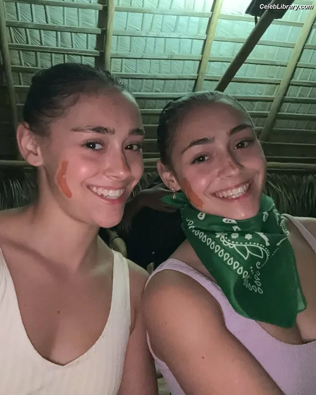 Gadiriva Twins photo 10 of 11