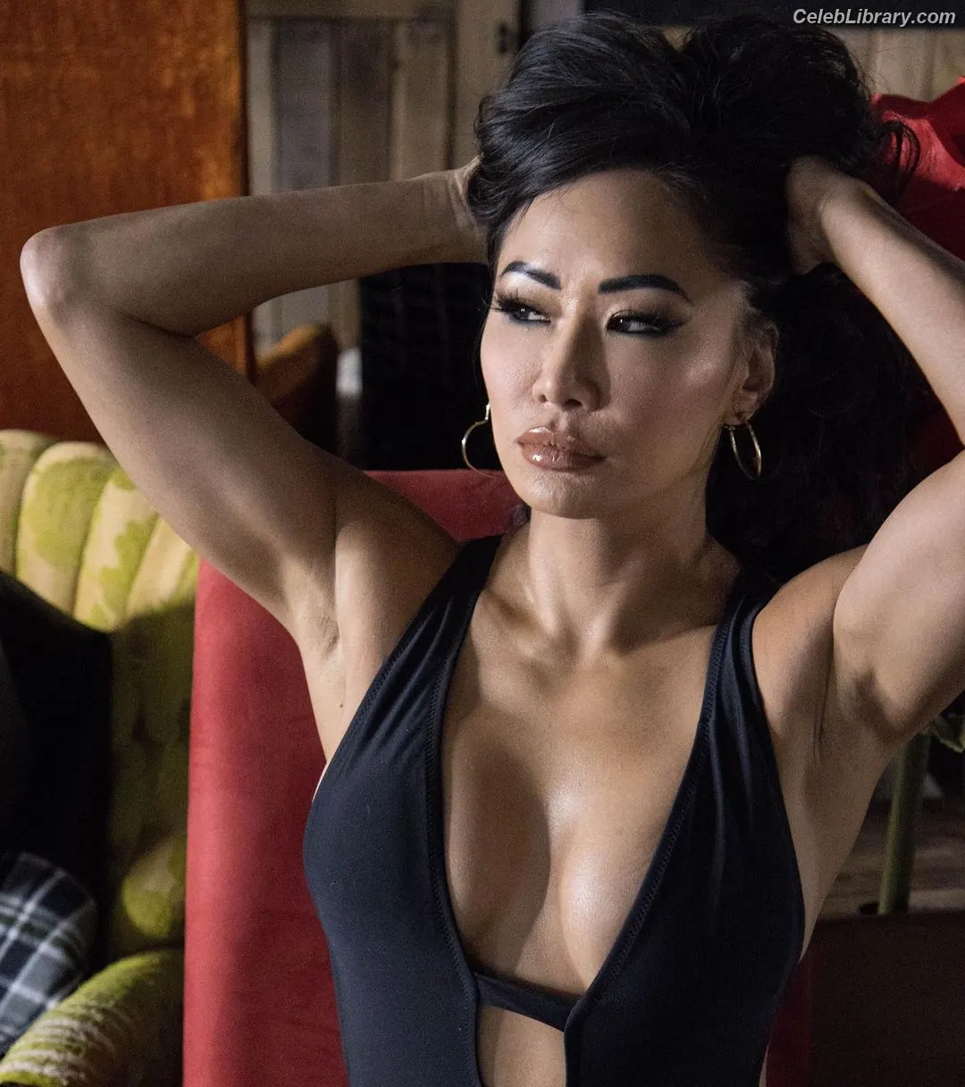 Gail Kim photo 3 of 1000