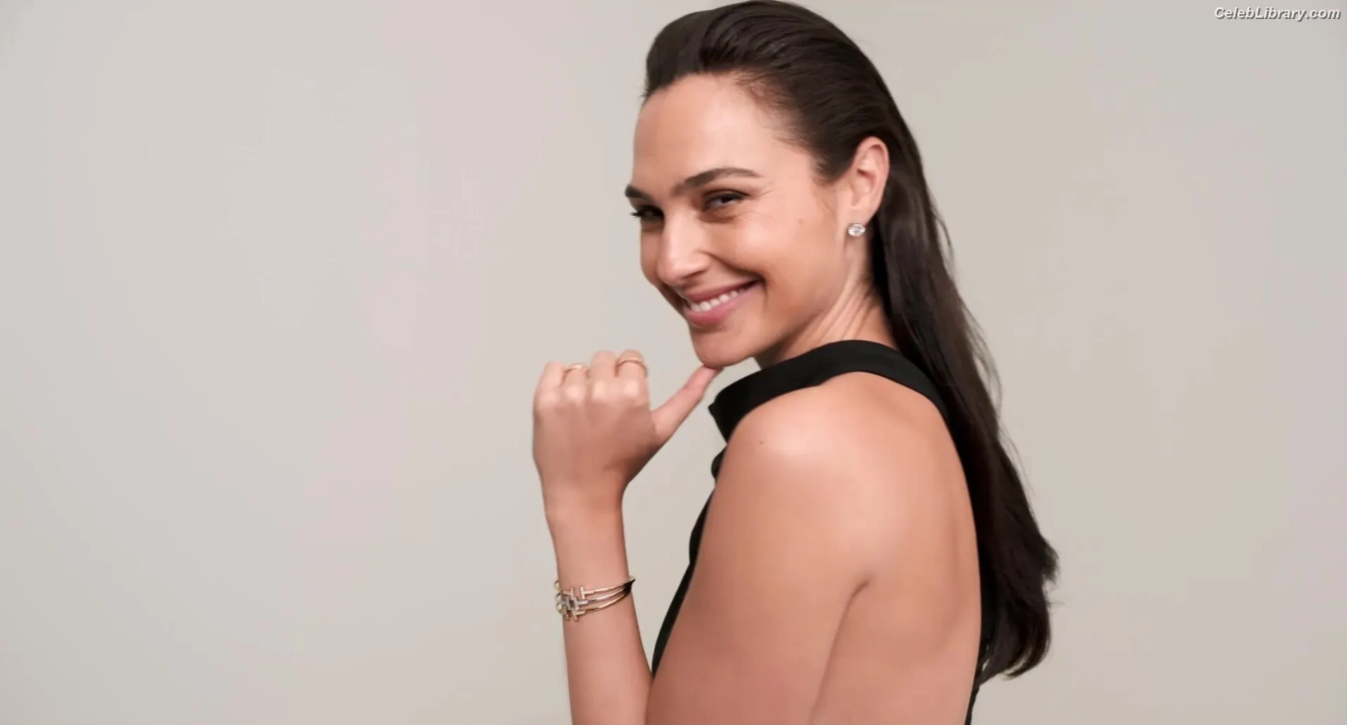 Gal Gadot photo 13 of 1473