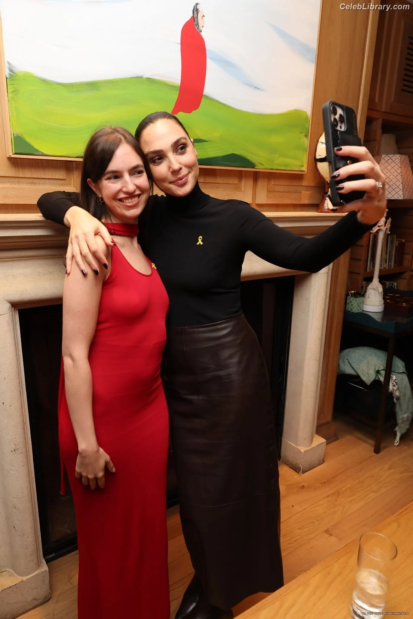 Gal Gadot photo 16 of 1473
