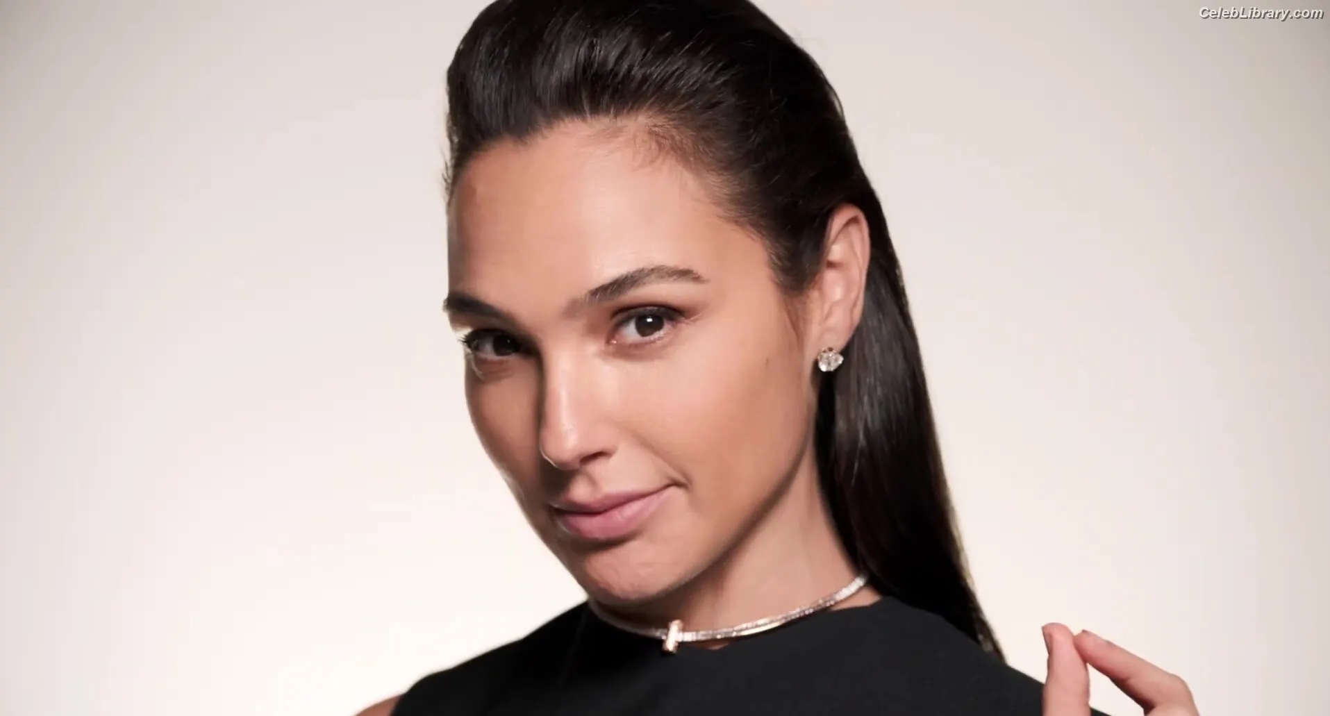 Gal Gadot photo 19 of 1473