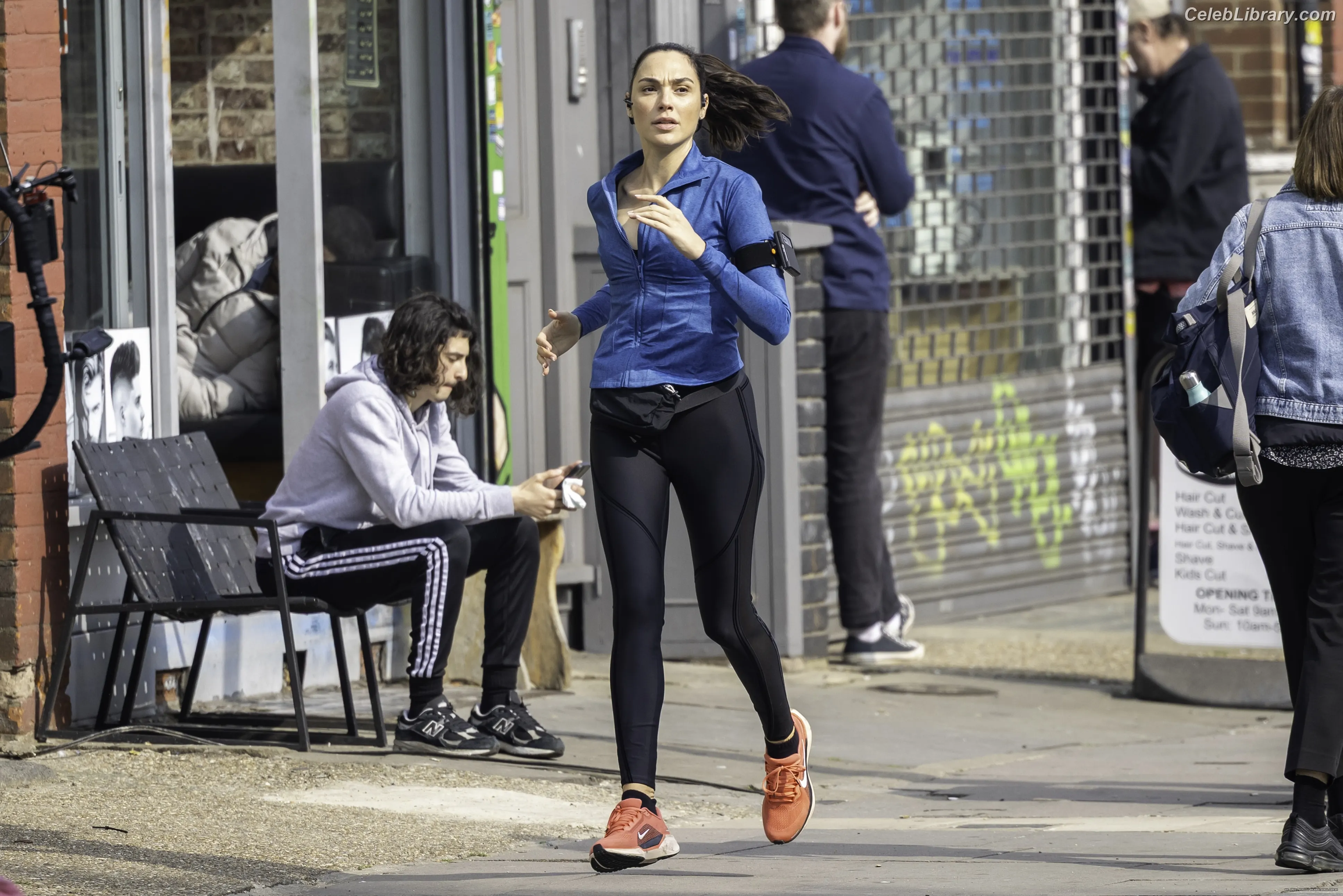 Gal Gadot photo 4 of 1473