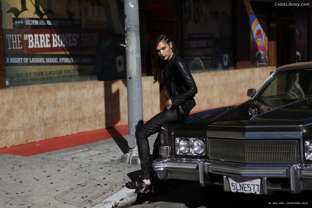 Gal Gadot photo 6 of 1473