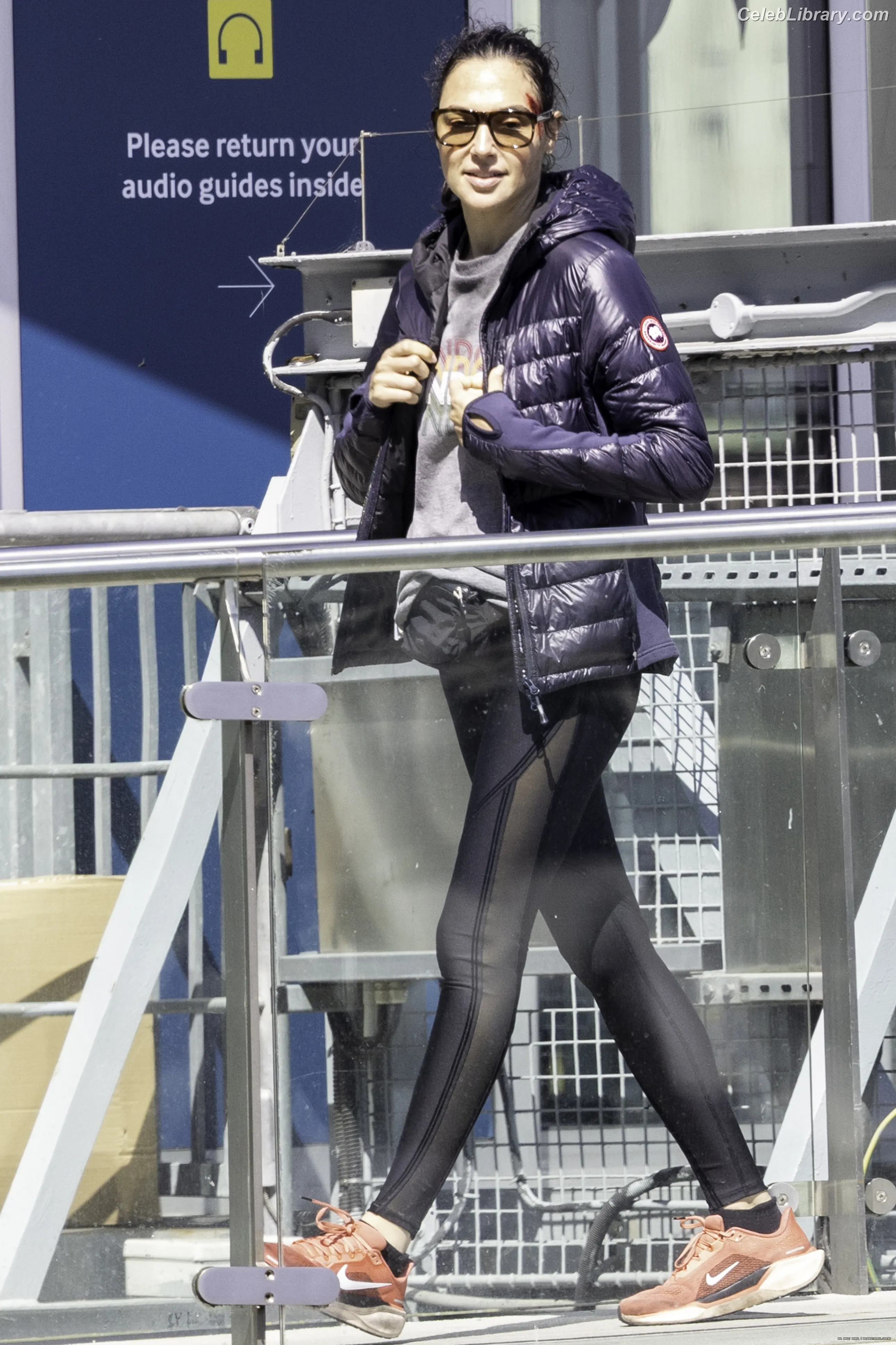 Gal Gadot photo 4 of 1473