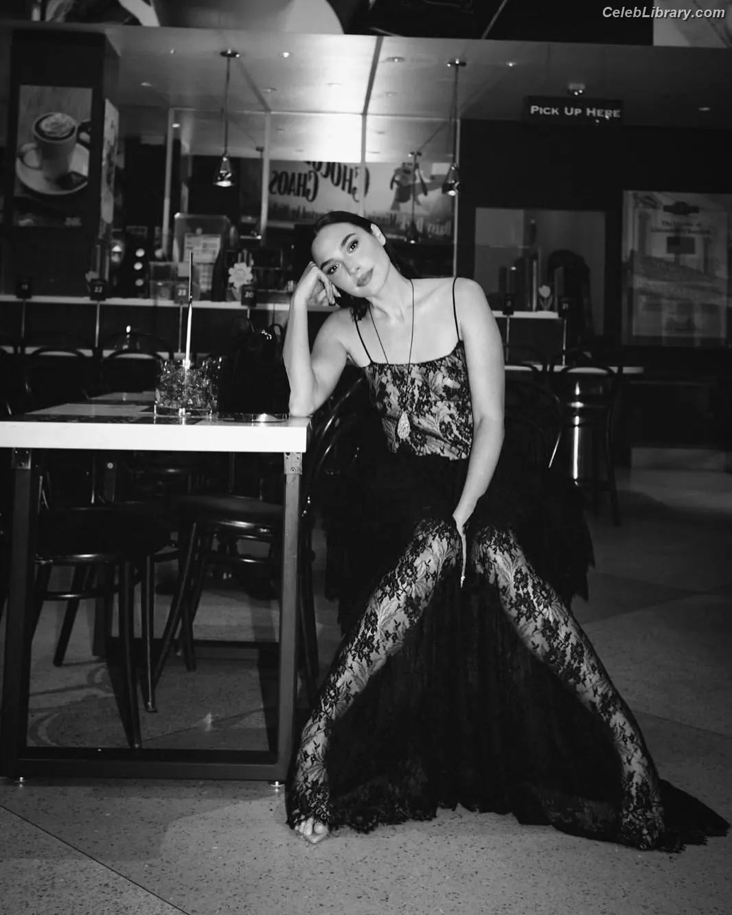 Gal Gadot photo 14 of 1473