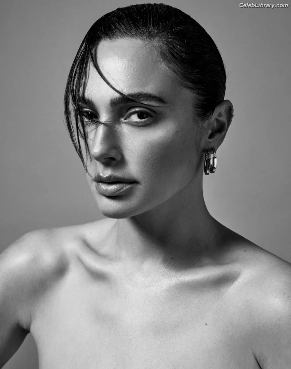 Gal Gadot photo 3 of 1473