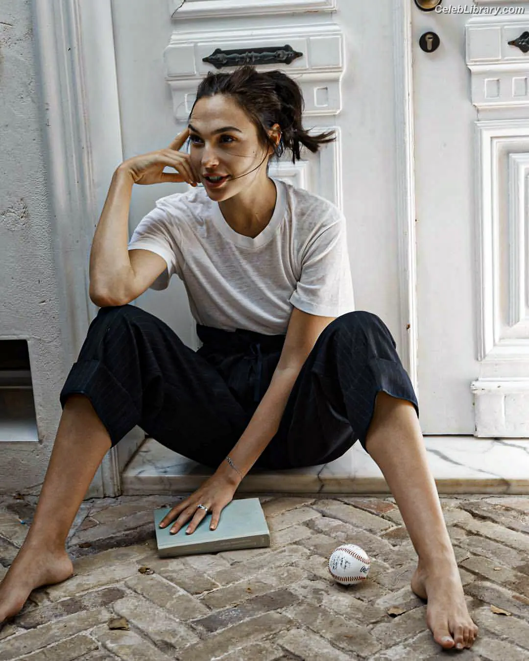 Gal Gadot photo 14 of 1473