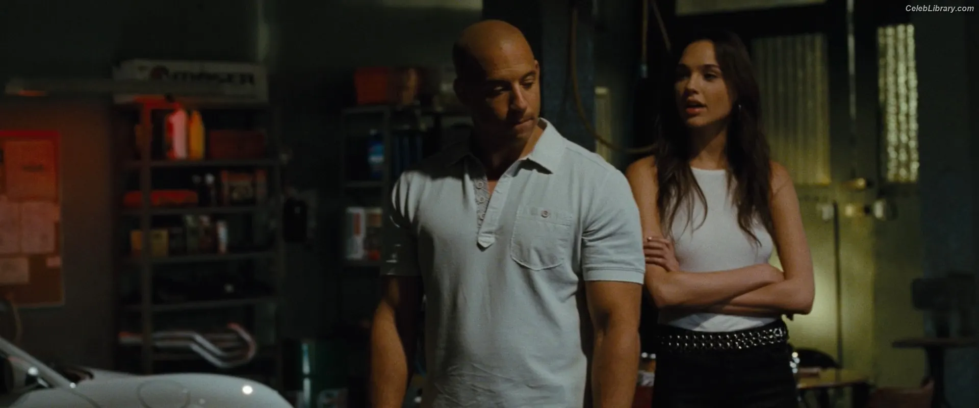 Gal Gadot photo 11 of 1473
