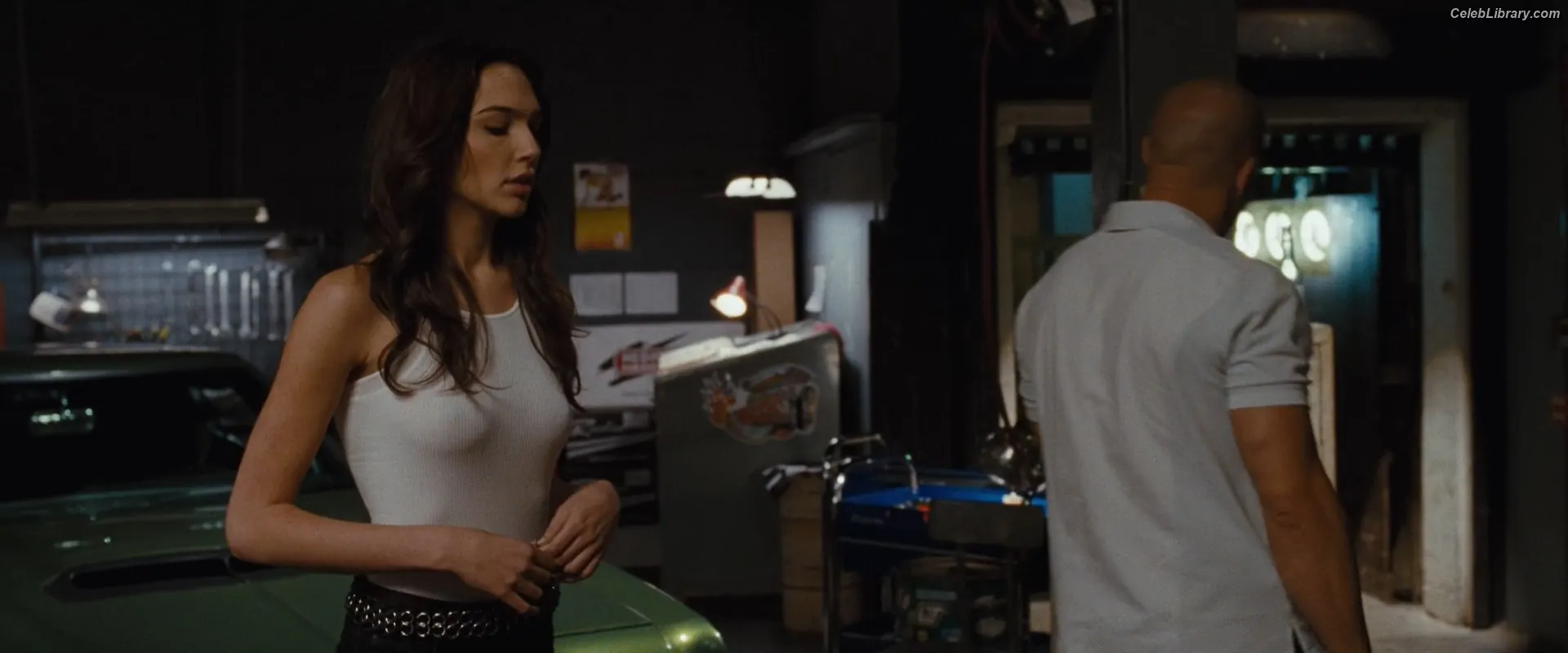 Gal Gadot photo 7 of 1473
