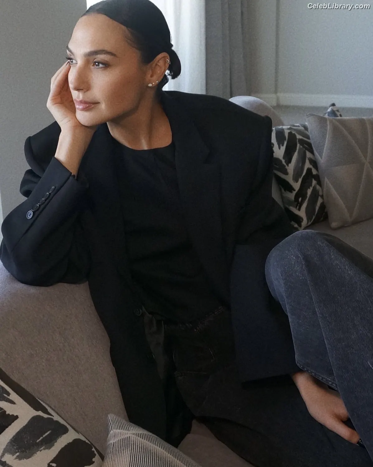 Gal Gadot photo 11 of 1473