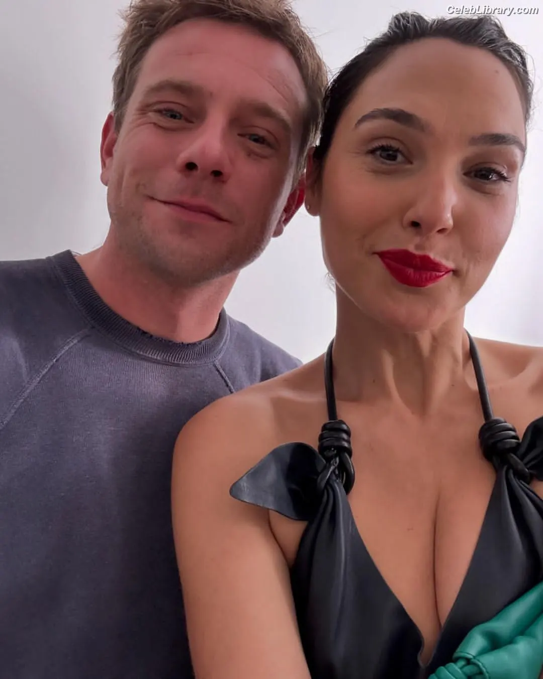 Gal Gadot photo 3 of 1473