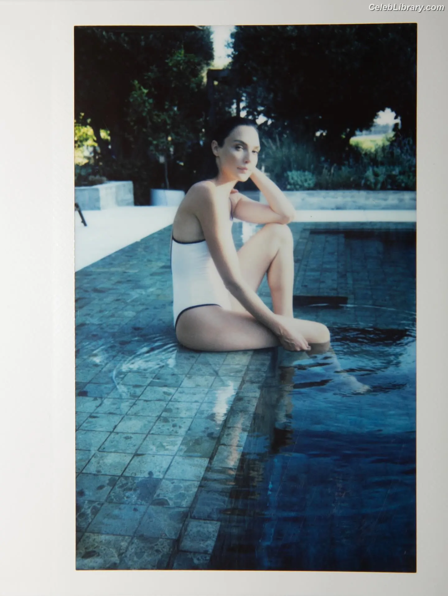 Gal Gadot photo 7 of 1473