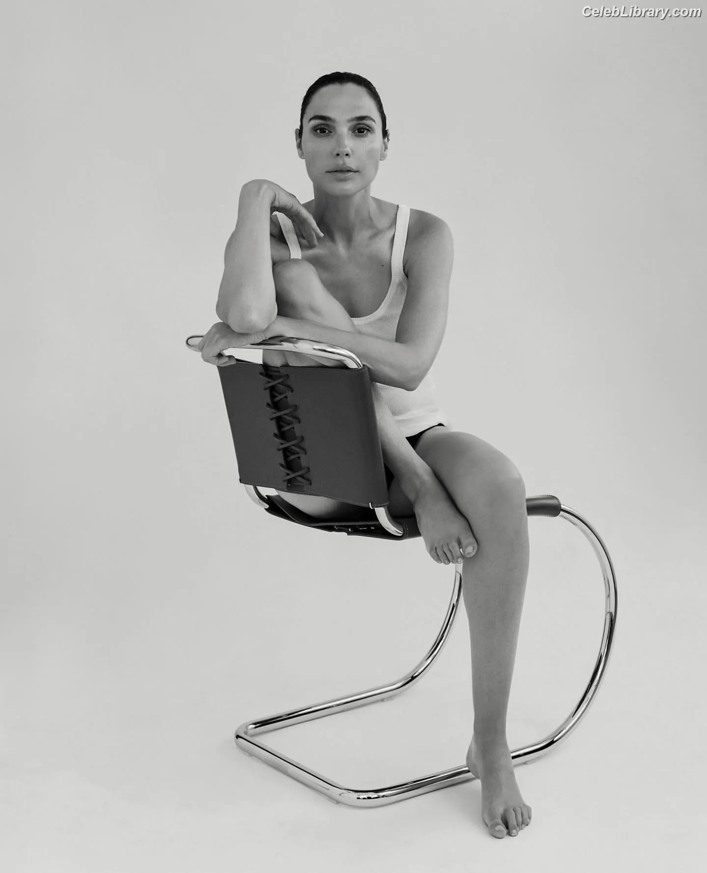 Gal Gadot photo 15 of 1473