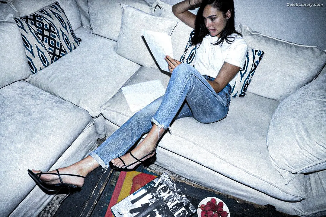 Gal Gadot photo 3 of 1473