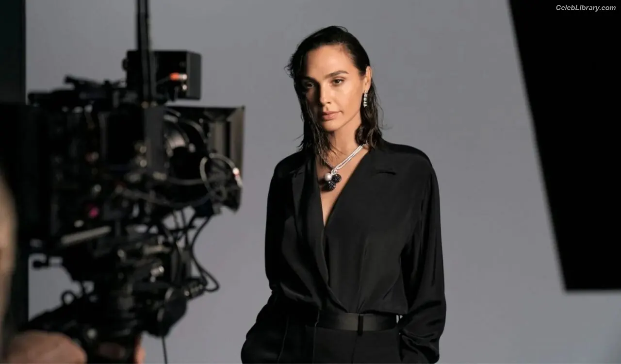 Gal Gadot photo 21 of 1473