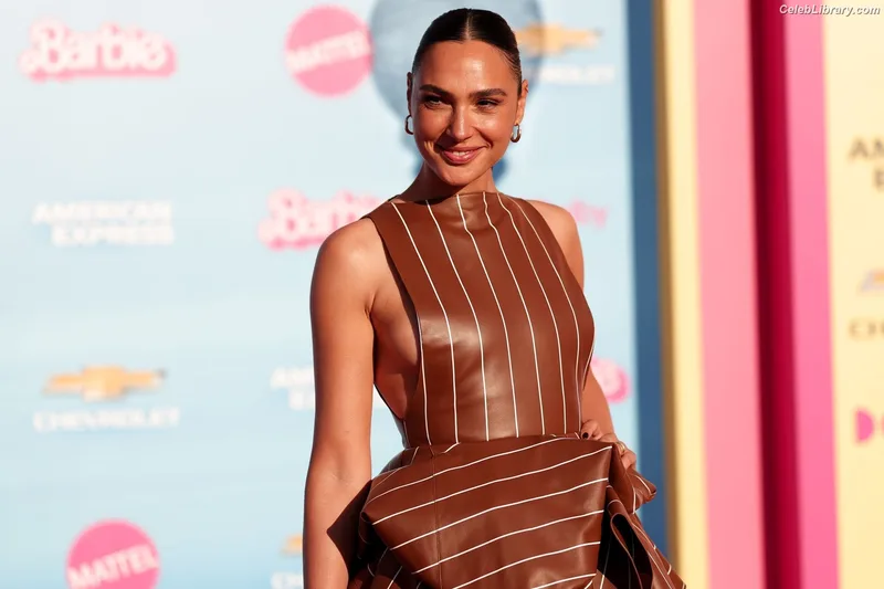 Gal Gadot photo 17 of 1471
