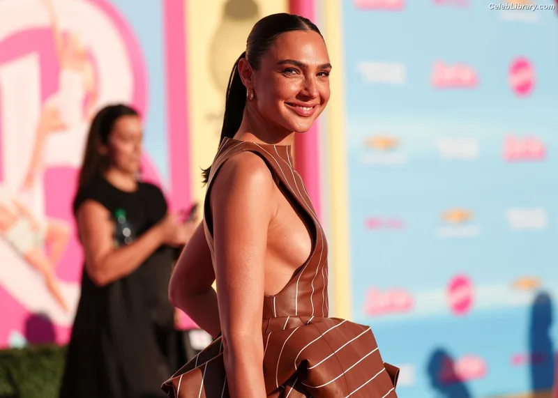 Gal Gadot photo 19 of 1471