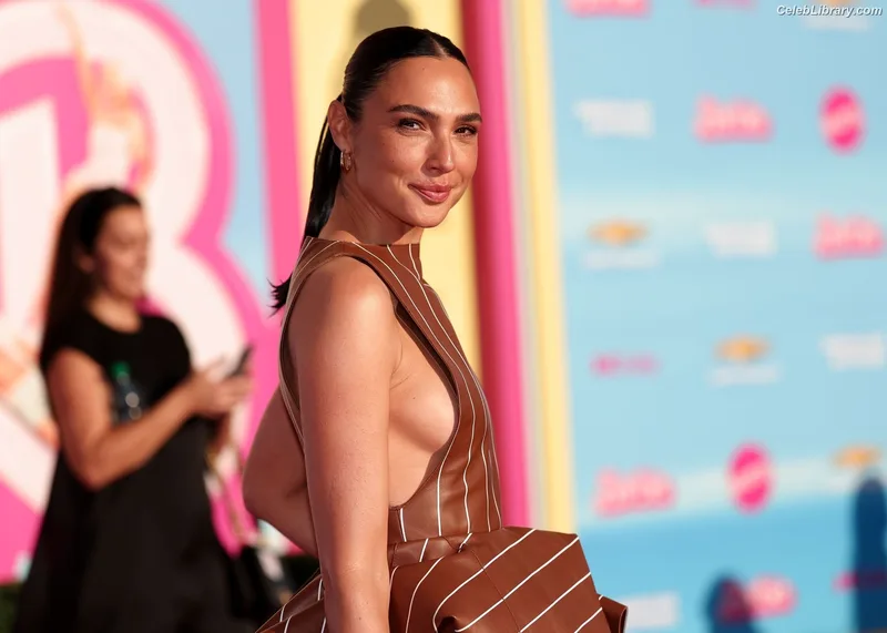 Gal Gadot photo 6 of 1471