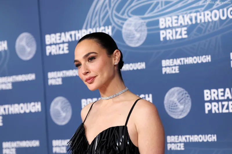 Gal Gadot photo 14 of 1471