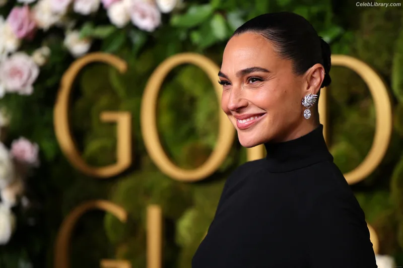 Gal Gadot photo 18 of 1471