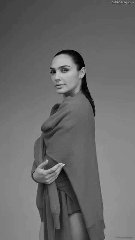 Gal Gadot photo 8 of 1471