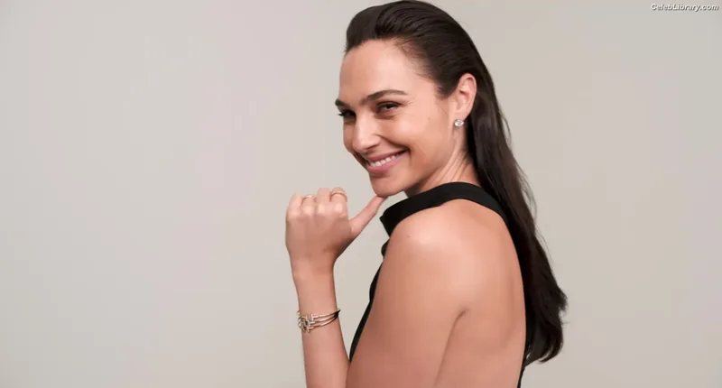 Gal Gadot photo 13 of 1471