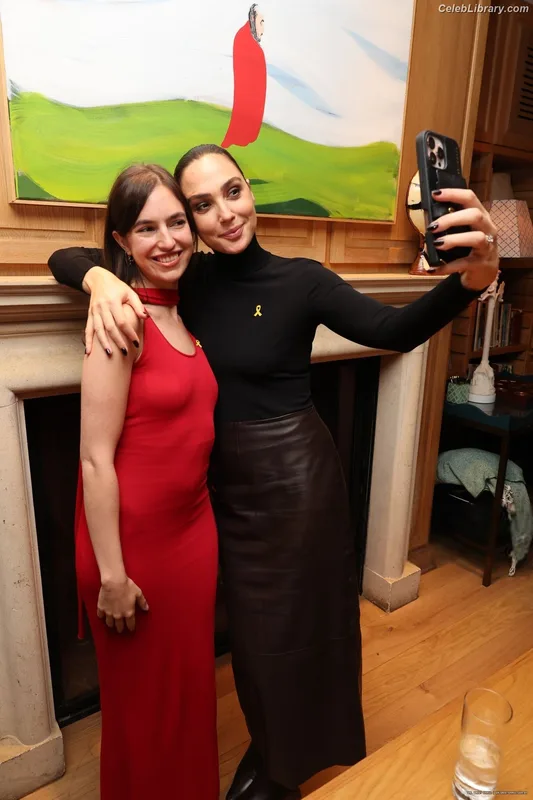 Gal Gadot photo 16 of 1471