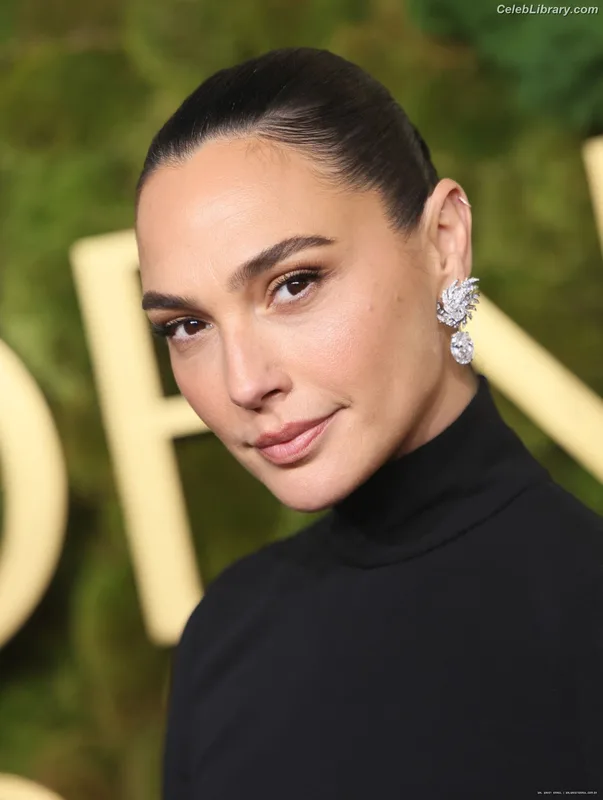Gal Gadot photo 18 of 1471