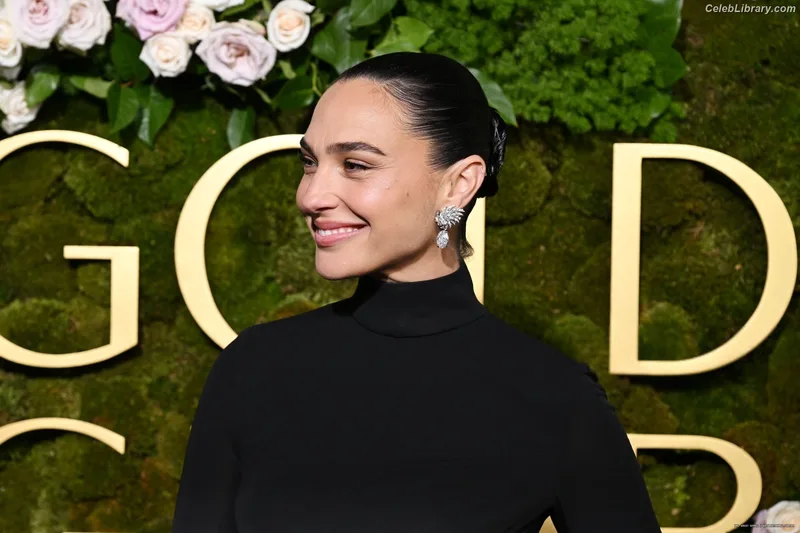 Gal Gadot photo 1 of 1471