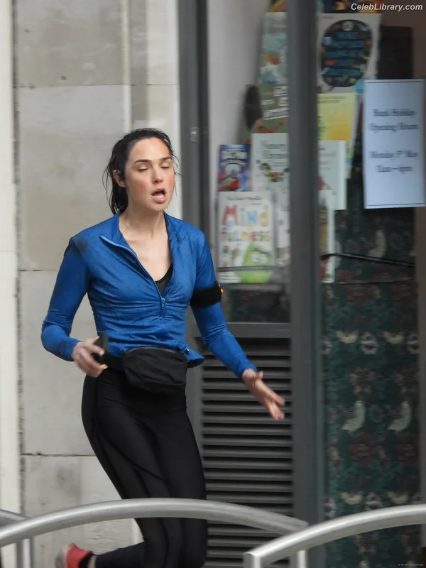 Gal Gadot photo 4 of 1471