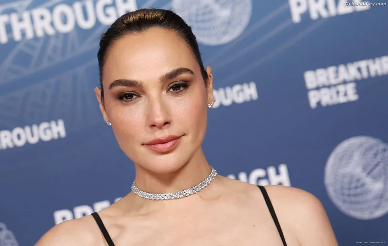 Gal Gadot photo 5 of 1471