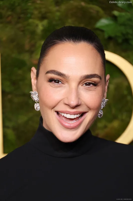 Gal Gadot photo 6 of 1471