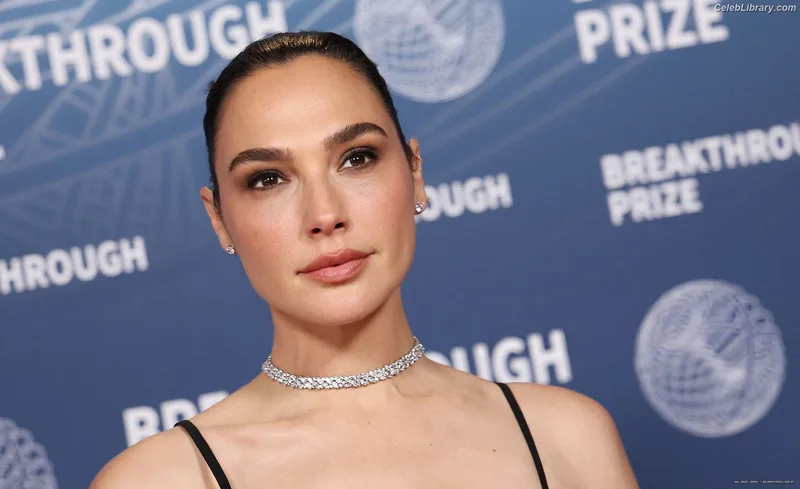 Gal Gadot photo 7 of 1471