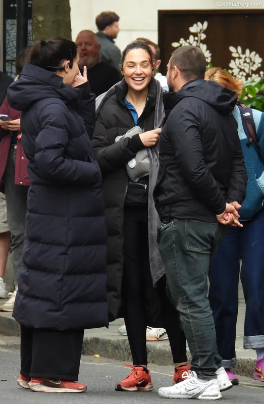 Gal Gadot photo 8 of 1471