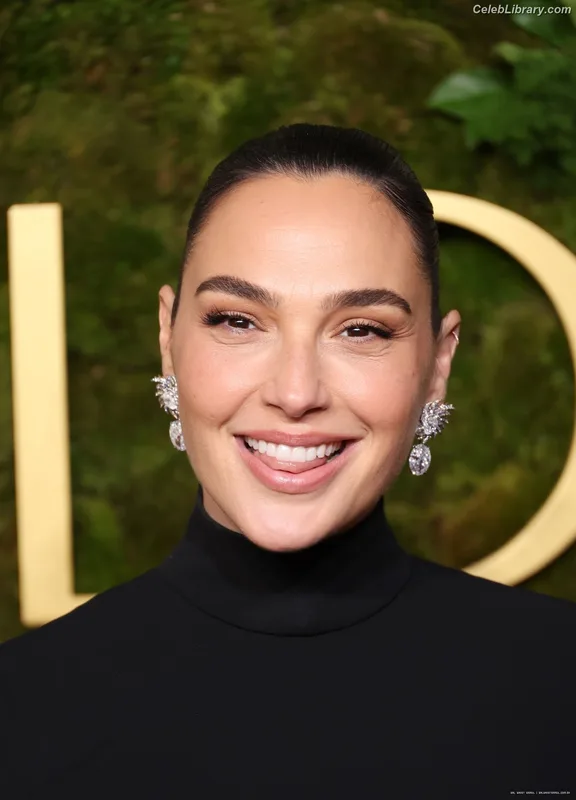 Gal Gadot photo 12 of 1471