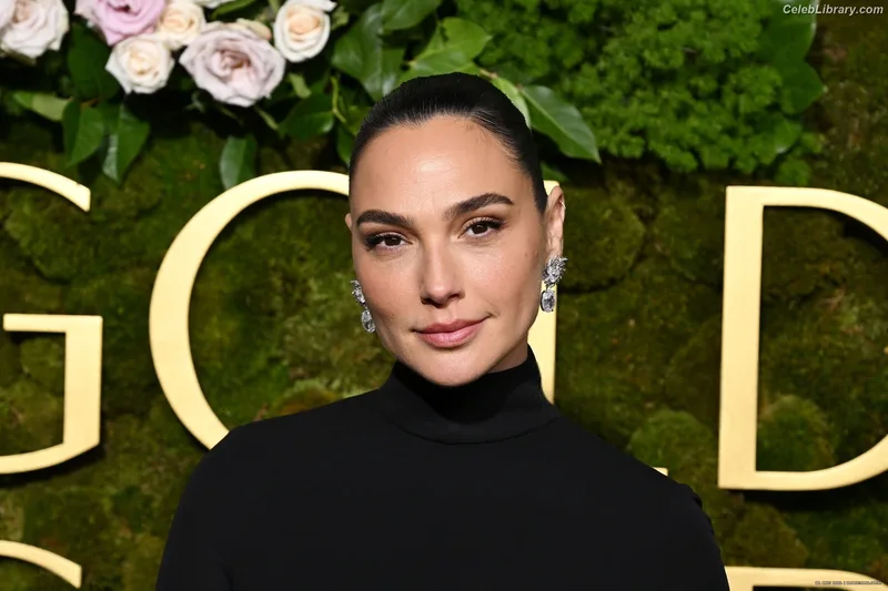 Gal Gadot photo 18 of 1471