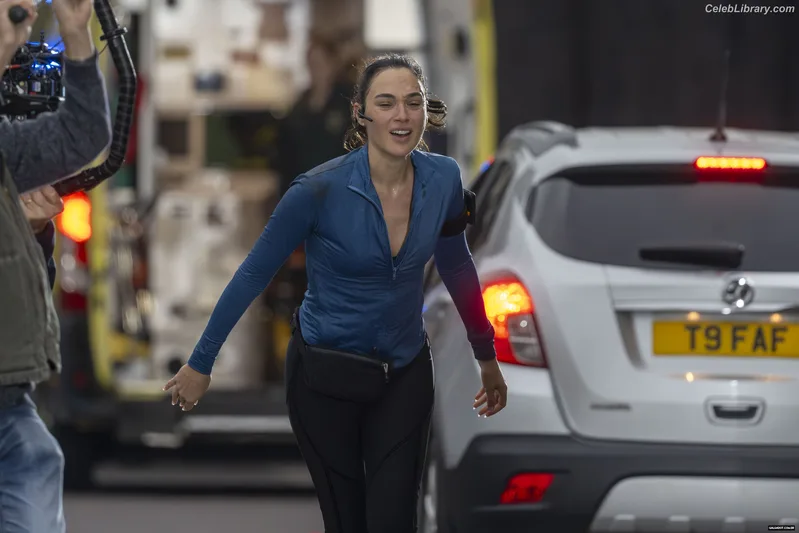 Gal Gadot photo 14 of 1471