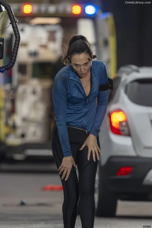 Gal Gadot photo 18 of 1471
