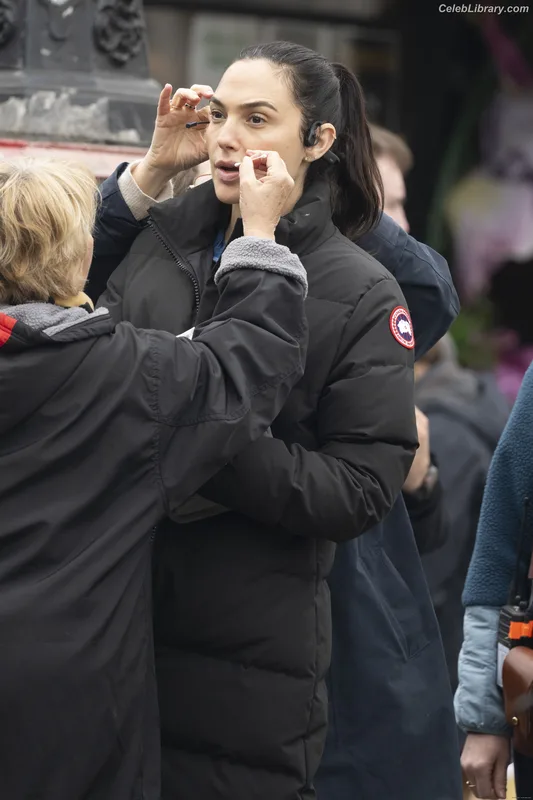 Gal Gadot photo 20 of 1471
