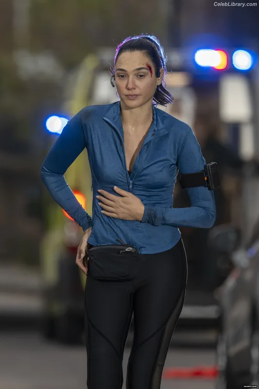 Gal Gadot photo 8 of 1471