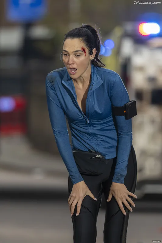 Gal Gadot photo 10 of 1471