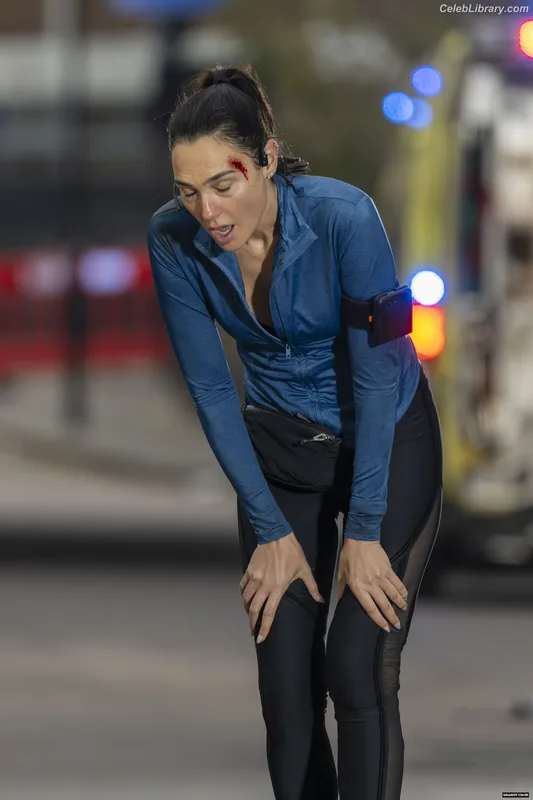 Gal Gadot photo 11 of 1471