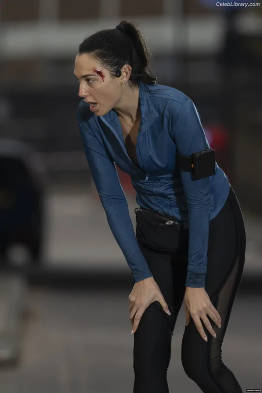 Gal Gadot photo 14 of 1471