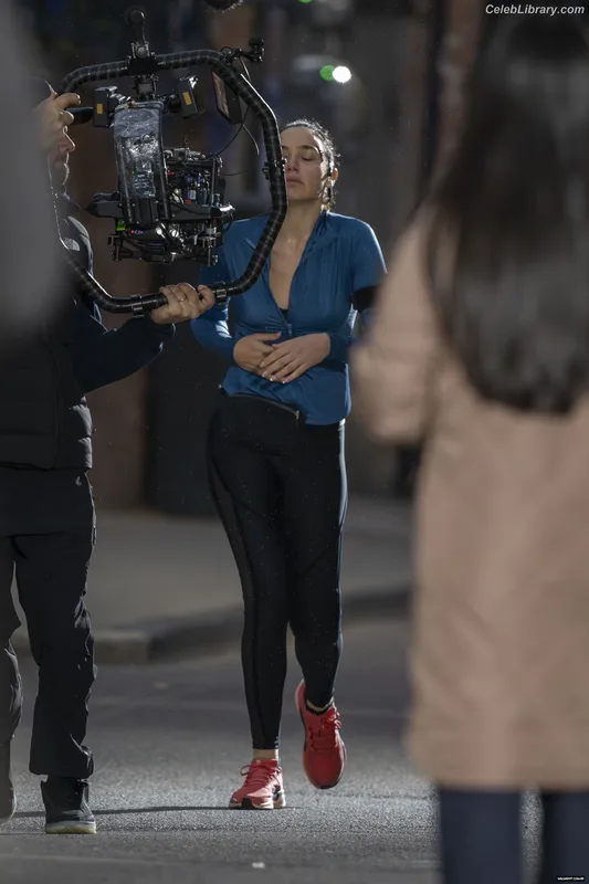 Gal Gadot photo 7 of 1471
