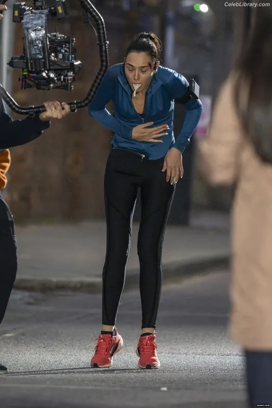 Gal Gadot photo 14 of 1471