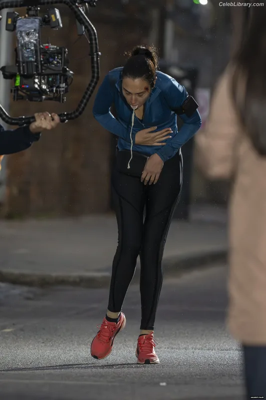 Gal Gadot photo 16 of 1471