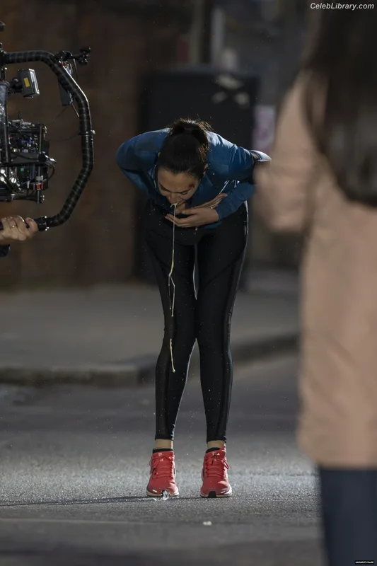 Gal Gadot photo 21 of 1471