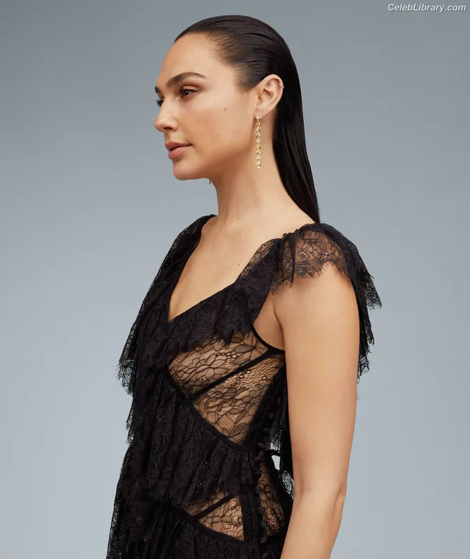 Gal Gadot photo 9 of 1471
