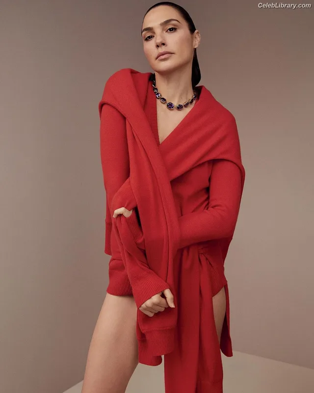 Gal Gadot photo 14 of 1471