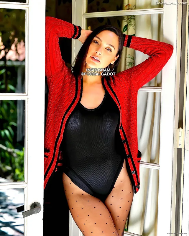 Gal Gadot photo 22 of 1471